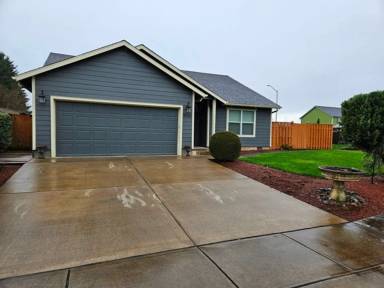 Main picture of 5118 Lone Tree Ct NE
