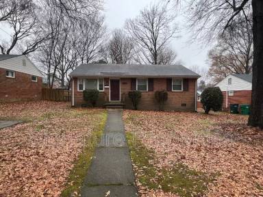 Main picture of 208 N Cedar Ave