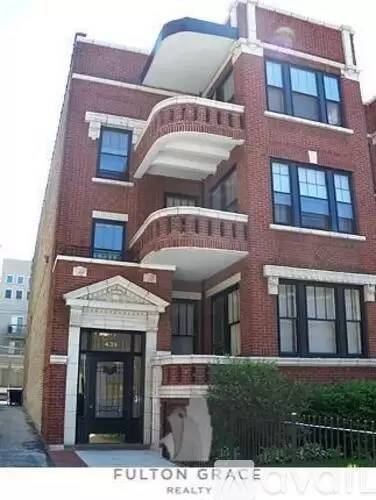 Main picture of 441 W Melrose St