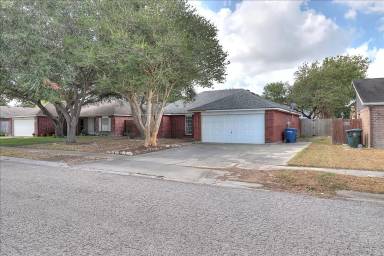 Main picture of 6405 Clairfield St