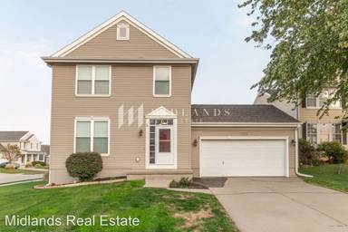 Main picture of 13904 S 29th Cir