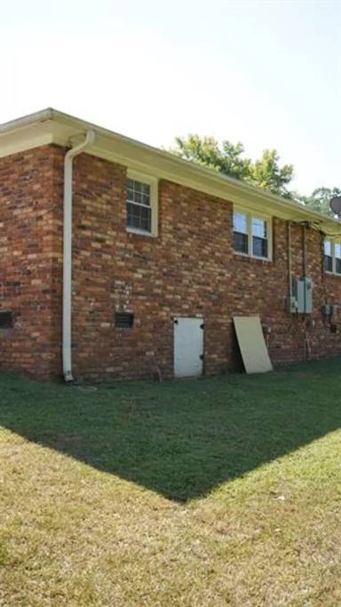 Main picture of 93 Montague Cir