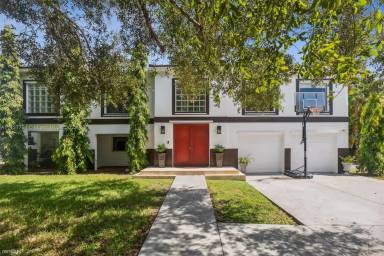 Main picture of 6300 SW 144th St