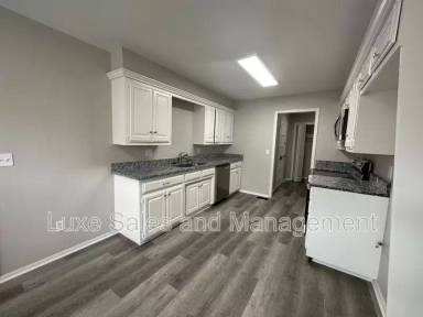 Main picture of 6102 N Ross Ave