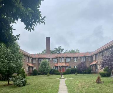 Main picture of 3740 N Pennsylvania St