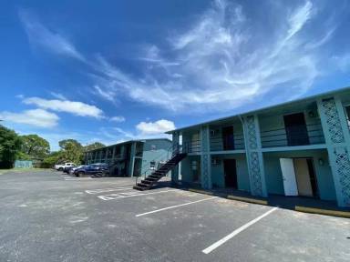 Main picture of 1331-1343 West Point Dr