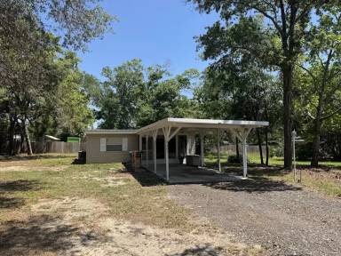 Main picture of 7402 Nunn Blvd