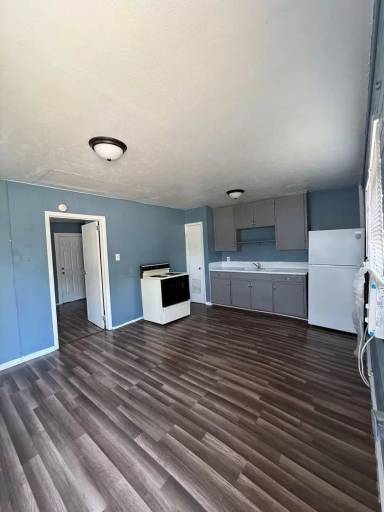 Main picture of 203 W Dove Ln