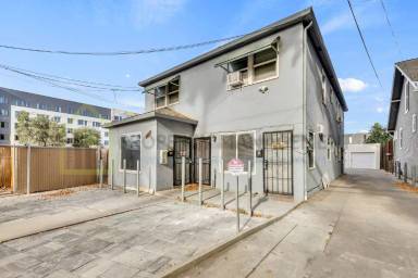 Main picture of 2519 Freeport Blvd
