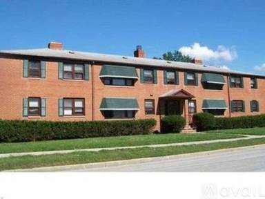 Main picture of 885 S Green Rd
