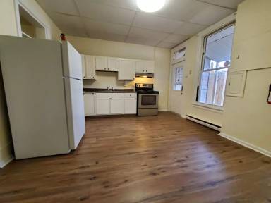 Main picture of 423 W Liberty St