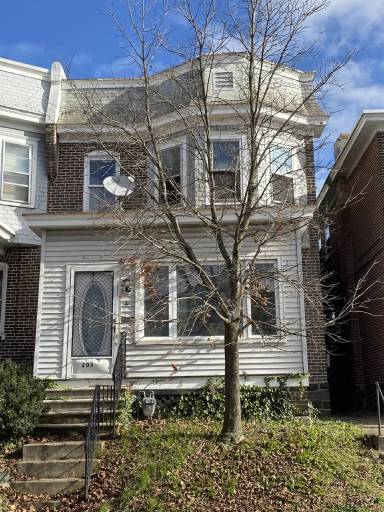 Main picture of 203 W 21st St