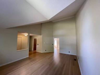Main picture of 2456 Blackburn St