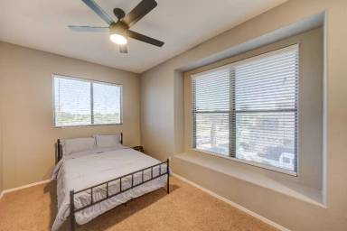 Main picture of 10223 W Raymond St