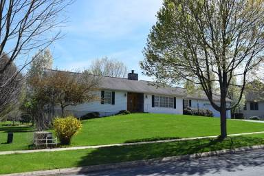 Main picture of 676 Tanager Dr