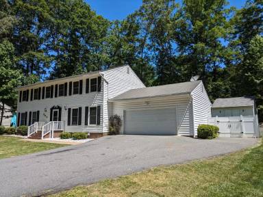 Main picture of 205 Burlington Dr