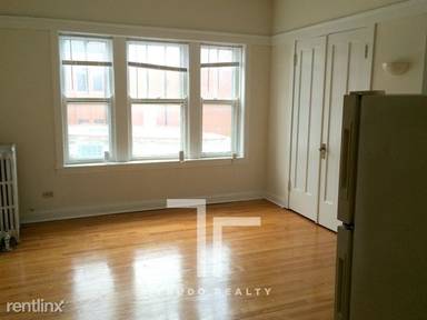Main picture of 816 W Waveland Apartments