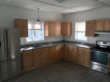 Main picture of 143 Essex Ave