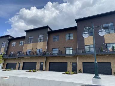 Main picture of 1300 6th Ave
