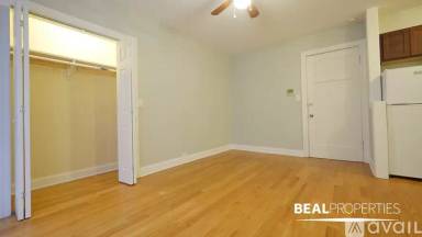 Main picture of 837 W Wolfram Apartments