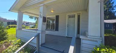 Main picture of 96 Parkway St