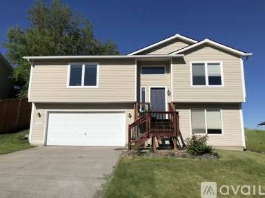 Main picture of 1916 NW Canyon View Dr