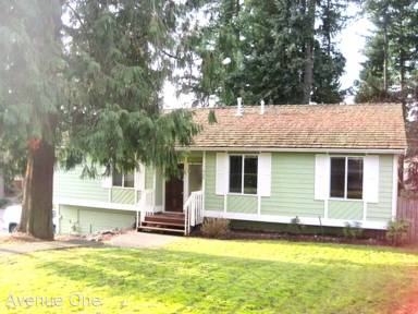 Main picture of 428 NE 153rd St