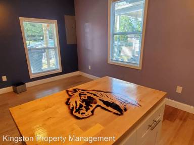 Main picture of 740 Dakota St