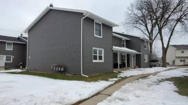 Main picture of 987 7th St