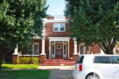 Main picture of 1318 E 17th St