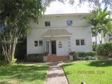 Main picture of 3915 Ponce de Leon Blvd