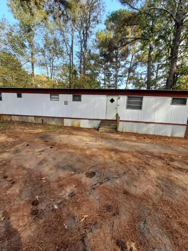 Main picture of 64 Halls Pl