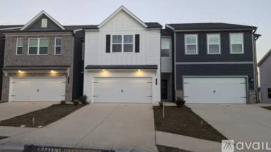 Main picture of 54 Founders Dr