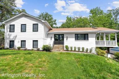 Main picture of 7117 Fort Hunt Rd