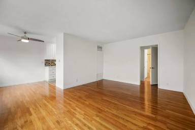 Main picture of 234 San Vicente Blvd