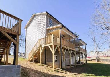 Main picture of 107 E Highfill Ave