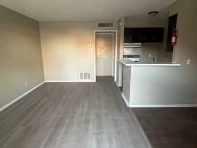 Main picture of 1900 W 9th St