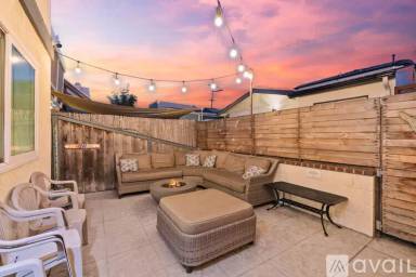 Main picture of 818 Rockaway Ct