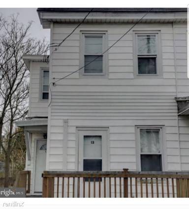 Main picture of 13 W McNeal St