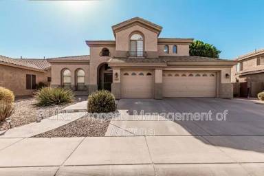 Main picture of 523 W Canary Way