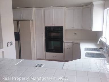 Main picture of 3637 Front St