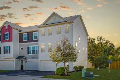 Main picture of 211 Centennial Dr
