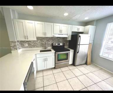 Main picture of 8057 SW 21st Ct