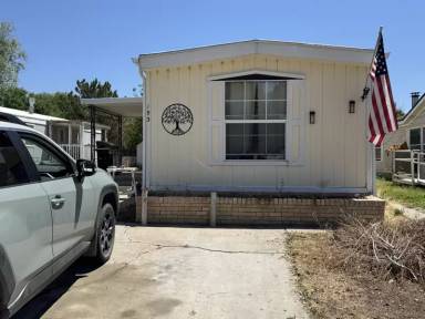 Main picture of 193 Honeysuckle Cir