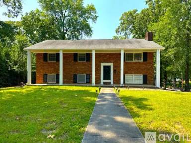 Main picture of 1715 W Market St