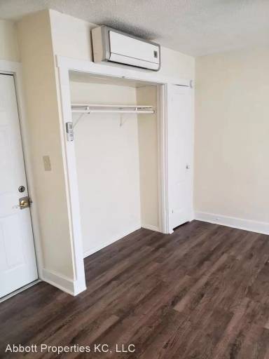 Main picture of 3600 E 12th St