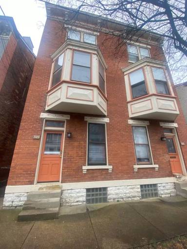 Main picture of 325 W 7th St