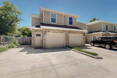 Main picture of 1703 Ash Crescent St