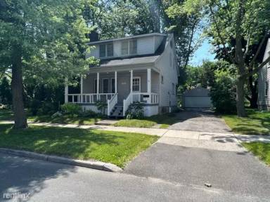 Main picture of 500 E Troy St