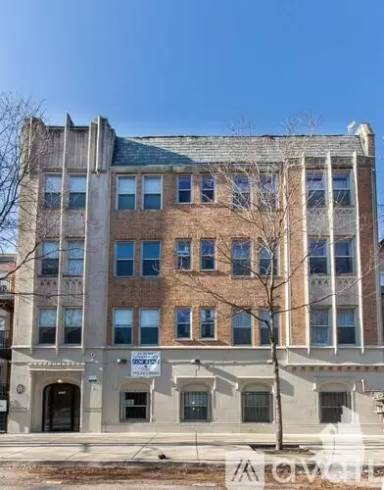 Main picture of 5054 N Winthrop Ave